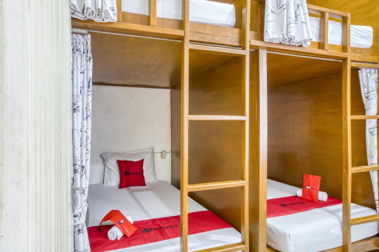 יוגיאקרטה Reddoorz Hostel Near Prawirotaman Jogja מראה חיצוני תמונה