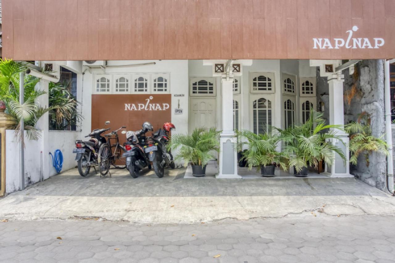 יוגיאקרטה Reddoorz Hostel Near Prawirotaman Jogja מראה חיצוני תמונה